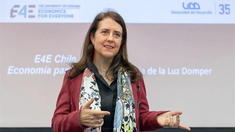 Imagen destacada de Diplomado E4E Chile: Cómo enseñar Economía para Profesores de Educación Media