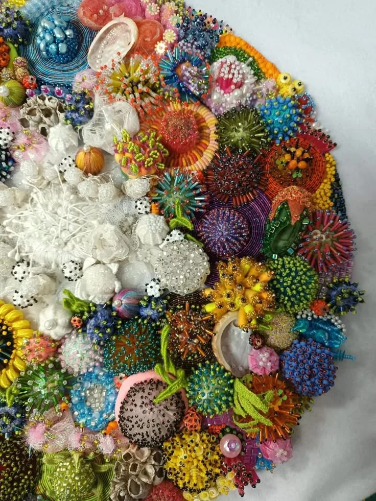 Imagen destacada de Curso Bordado en pedrería: técnicas, expresión y narrativa textil